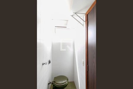 Banheiro de kitnet/studio à venda com 1 quarto, 29m² em Lourdes, Belo Horizonte