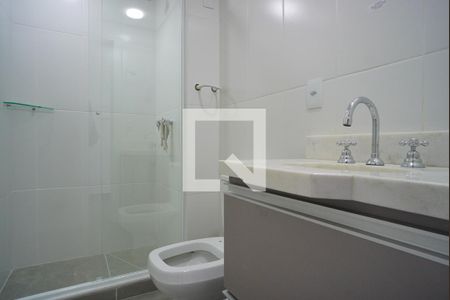 Banheiro  de kitnet/studio à venda com 1 quarto, 30m² em Vila Ipiranga, Porto Alegre