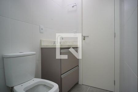 Banheiro  de kitnet/studio à venda com 1 quarto, 30m² em Vila Ipiranga, Porto Alegre