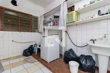 Casa à venda com 300m², 5 quartos e 2 vagasCasa 1 - Área de Serviço