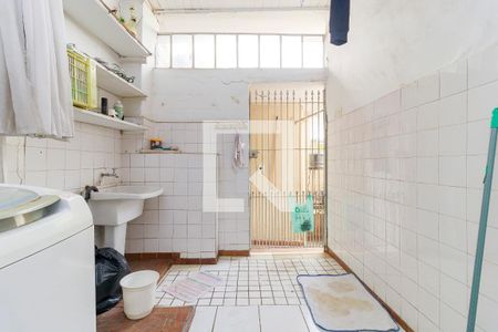 Casa à venda com 300m², 5 quartos e 2 vagasCasa 1 - Área de Serviço