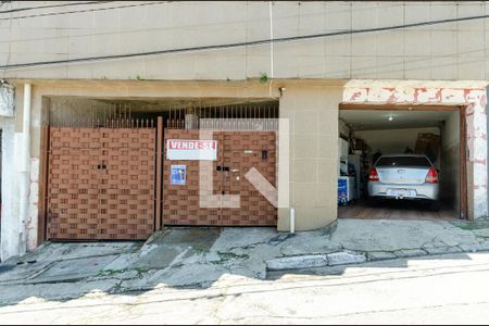 Casa à venda com 300m², 5 quartos e 4 vagas Casa à venda com 300m², 5 quartos e 4 vagasFachada