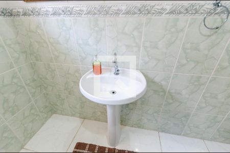 Casa à venda com 300m², 5 quartos e 4 vagas Casa à venda com 300m², 5 quartos e 4 vagasBanheiro 2