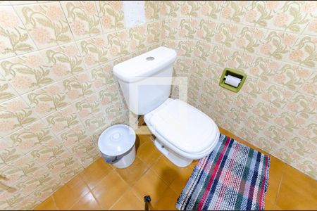 Casa à venda com 300m², 5 quartos e 4 vagas Casa à venda com 300m², 5 quartos e 4 vagasBanheiro de serviço