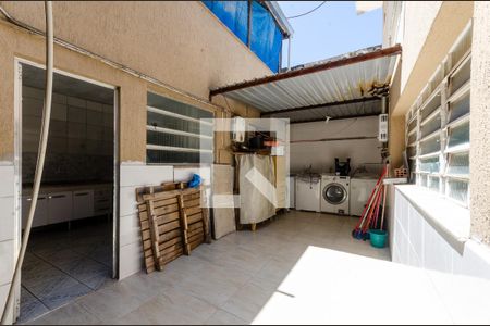 Casa à venda com 300m², 5 quartos e 4 vagas Casa à venda com 300m², 5 quartos e 4 vagasÁrea de Serviço