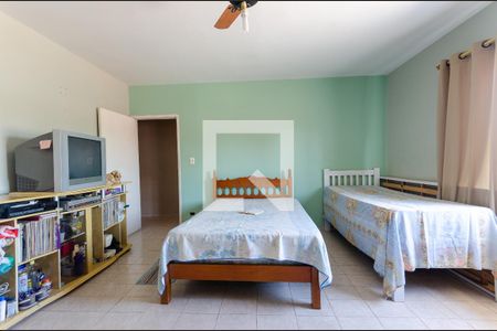 Quarto 2 de casa à venda com 5 quartos, 300m² em Vila Cavaton, São Paulo