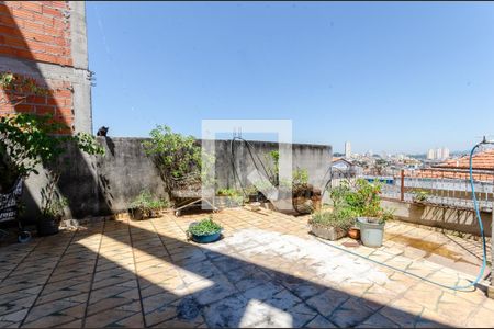 Casa à venda com 300m², 5 quartos e 4 vagas Casa à venda com 300m², 5 quartos e 4 vagasTerraço