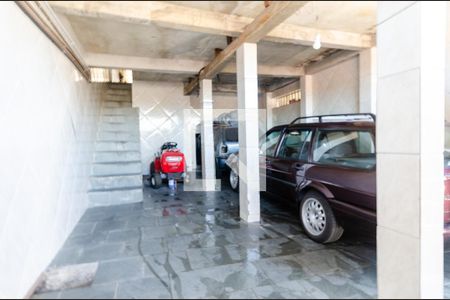 Casa à venda com 300m², 5 quartos e 4 vagas Casa à venda com 300m², 5 quartos e 4 vagasGaragem