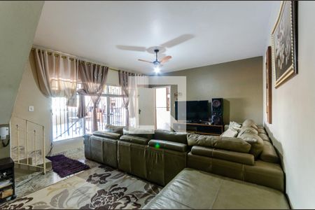 Sala de casa à venda com 5 quartos, 300m² em Vila Cavaton, São Paulo