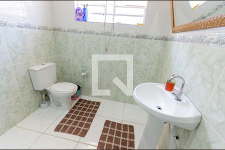 Casa à venda com 300m², 5 quartos e 4 vagas Casa à venda com 300m², 5 quartos e 4 vagasBanheiro 2