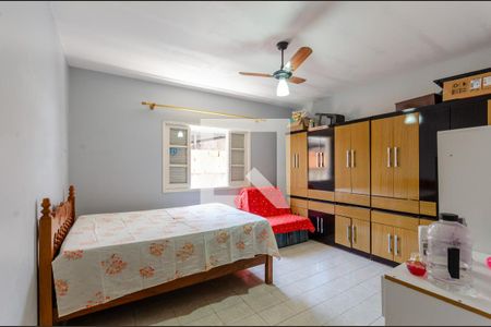 Casa à venda com 300m², 5 quartos e 4 vagas Casa à venda com 300m², 5 quartos e 4 vagasQuarto 4