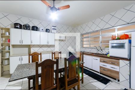 Casa à venda com 300m², 5 quartos e 4 vagas Casa à venda com 300m², 5 quartos e 4 vagasCozinha