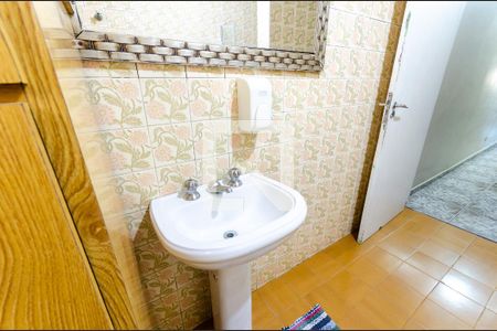 Casa à venda com 300m², 5 quartos e 4 vagas Casa à venda com 300m², 5 quartos e 4 vagasBanheiro de serviço