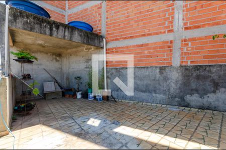 Casa à venda com 300m², 5 quartos e 4 vagas Casa à venda com 300m², 5 quartos e 4 vagasTerraço