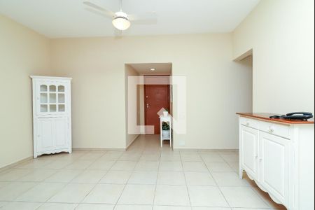 Sala de apartamento para alugar com 1 quarto, 75m² em Barra da Tijuca, Rio de Janeiro