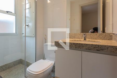 Banheiro da Suíte 1 de apartamento à venda com 4 quartos, 130m² em Funcionários, Belo Horizonte