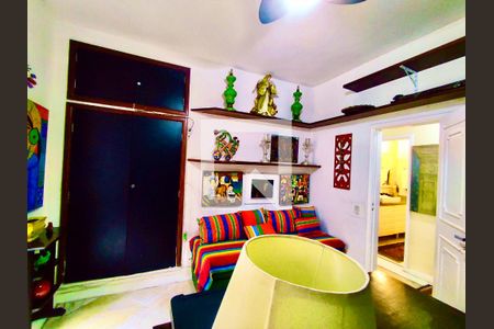 Casa à venda com 600m², 6 quartos e 2 vagas Casa à venda com 600m², 6 quartos e 2 vagasSala 2