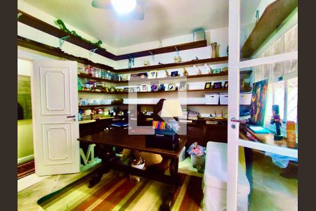 Casa à venda com 600m², 6 quartos e 2 vagas Casa à venda com 600m², 6 quartos e 2 vagasSala 2