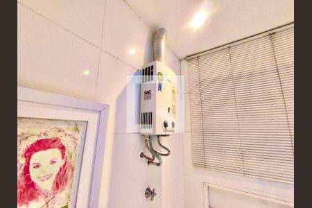 Casa à venda com 600m², 6 quartos e 2 vagas Casa à venda com 600m², 6 quartos e 2 vagasSuíte banheiro