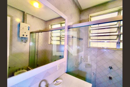 Casa à venda com 600m², 6 quartos e 2 vagas Casa à venda com 600m², 6 quartos e 2 vagasBanheiro social 2