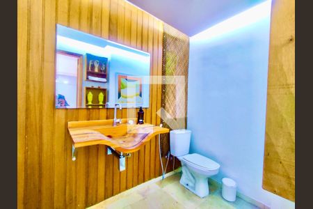 Casa à venda com 600m², 6 quartos e 2 vagas Casa à venda com 600m², 6 quartos e 2 vagasLavabo