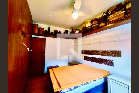 Casa à venda com 600m², 6 quartos e 2 vagas Casa à venda com 600m², 6 quartos e 2 vagasQuarto 4