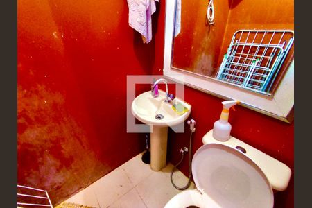 Casa à venda com 600m², 6 quartos e 2 vagas Casa à venda com 600m², 6 quartos e 2 vagasBanheiro serviço