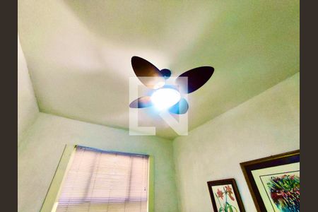 Casa à venda com 600m², 6 quartos e 2 vagas Casa à venda com 600m², 6 quartos e 2 vagasQuarto 1