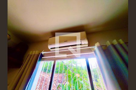 Casa à venda com 600m², 6 quartos e 2 vagas Casa à venda com 600m², 6 quartos e 2 vagasQuarto 4