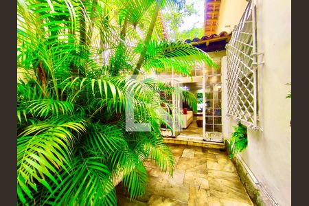 Casa à venda com 600m², 6 quartos e 2 vagas Casa à venda com 600m², 6 quartos e 2 vagasVaranda 2