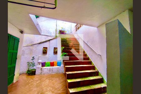 Casa à venda com 600m², 6 quartos e 2 vagas Casa à venda com 600m², 6 quartos e 2 vagasÁrea serviço