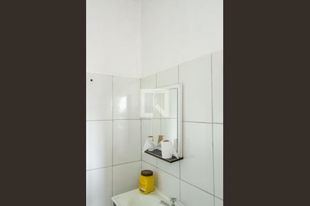 Casa para alugar com 65m², 2 quartos e sem vaga Casa para alugar com 65m², 2 quartos e sem vagaBanheiro Social