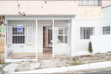 Casa para alugar com 65m², 2 quartos e sem vaga Casa para alugar com 65m², 2 quartos e sem vagaFachada