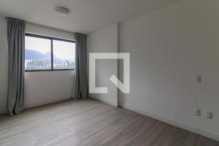 Suíte de apartamento para alugar com 3 quartos, 134m² em Barra da Tijuca, Rio de Janeiro