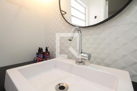 Casa à venda com 150m², 3 quartos e 2 vagas Casa à venda com 150m², 3 quartos e 2 vagasBanheiro Suíte