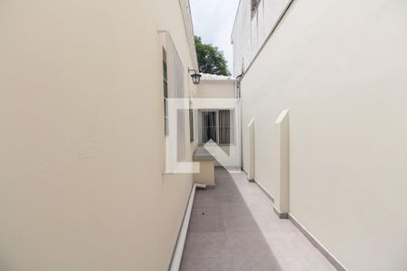 Casa à venda com 150m², 3 quartos e 2 vagas Casa à venda com 150m², 3 quartos e 2 vagasCorredor Externo - Quintal
