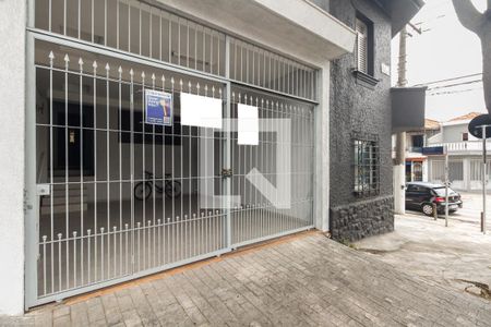 Casa à venda com 150m², 3 quartos e 2 vagas Casa à venda com 150m², 3 quartos e 2 vagasFachada