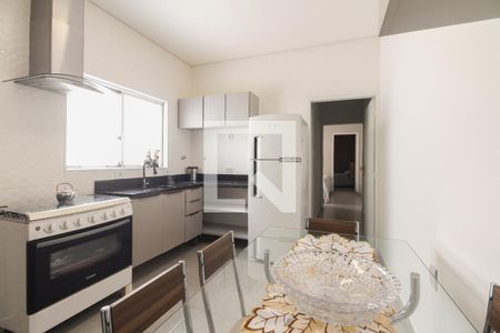 Casa à venda com 150m², 3 quartos e 2 vagas Casa à venda com 150m², 3 quartos e 2 vagasCozinha