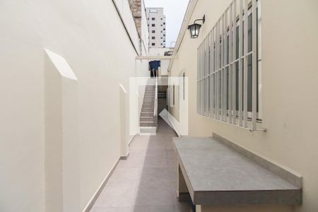 Casa à venda com 150m², 3 quartos e 2 vagas Casa à venda com 150m², 3 quartos e 2 vagasCorredor Externo - Quintal