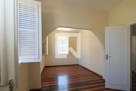 Casa para alugar com 216m², 4 quartos e 2 vagasQuarto