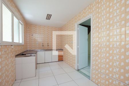 Casa para alugar com 216m², 4 quartos e 2 vagasCozinha