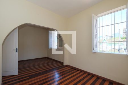 Casa para alugar com 216m², 4 quartos e 2 vagasQuarto