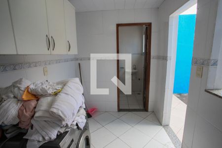 Casa de condomínio à venda com 300m², 3 quartos e 3 vagas Casa de condomínio à venda com 300m², 3 quartos e 3 vagasÁrea de Serviço