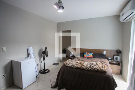 Casa de condomínio à venda com 300m², 3 quartos e 3 vagas Casa de condomínio à venda com 300m², 3 quartos e 3 vagasQuarto Suíte 1