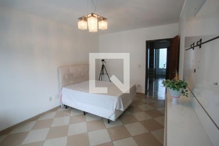 Casa de condomínio à venda com 300m², 3 quartos e 3 vagas Casa de condomínio à venda com 300m², 3 quartos e 3 vagasQuarto Suíte 2