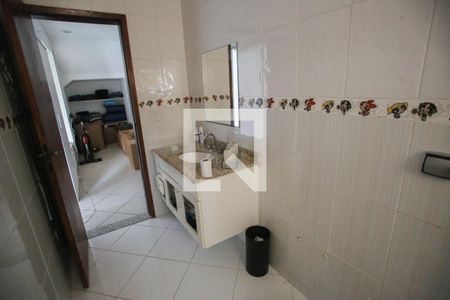 Casa de condomínio à venda com 300m², 3 quartos e 3 vagas Casa de condomínio à venda com 300m², 3 quartos e 3 vagasBanheiro da Suíte 1