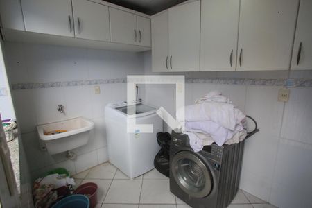 Casa de condomínio à venda com 300m², 3 quartos e 3 vagas Casa de condomínio à venda com 300m², 3 quartos e 3 vagasÁrea de Serviço