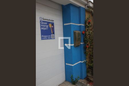 Casa de condomínio à venda com 300m², 3 quartos e 3 vagas Casa de condomínio à venda com 300m², 3 quartos e 3 vagasFachada