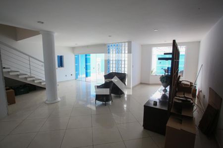 Sala de Estar de casa de condomínio à venda com 3 quartos, 300m² em Jacarepaguá, Rio de Janeiro
