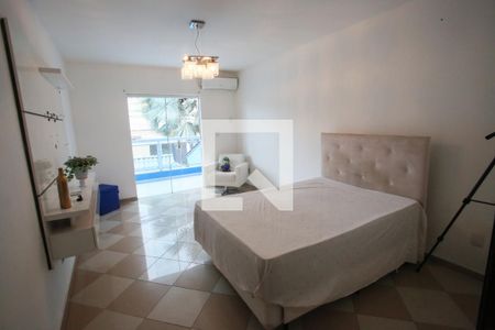 Casa de condomínio à venda com 300m², 3 quartos e 3 vagas Casa de condomínio à venda com 300m², 3 quartos e 3 vagasQuarto Suíte 2